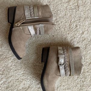 Olive & Edie toddler boots size 5